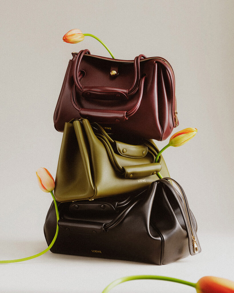 250219 lofficiel loewe shot02 flowers v1 final